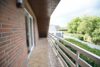 Helvesiek: Moderne Dachgeschosswohnung mit Balkon im Zweifamilienhaus - überdachter Balkon