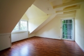 Schlafzimmer 2 - Moderne 3-Zimmer Dachgeschosswohnung mit Balkon