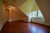 Schlafzimmer 1 - Moderne 3-Zimmer Dachgeschosswohnung mit Balkon