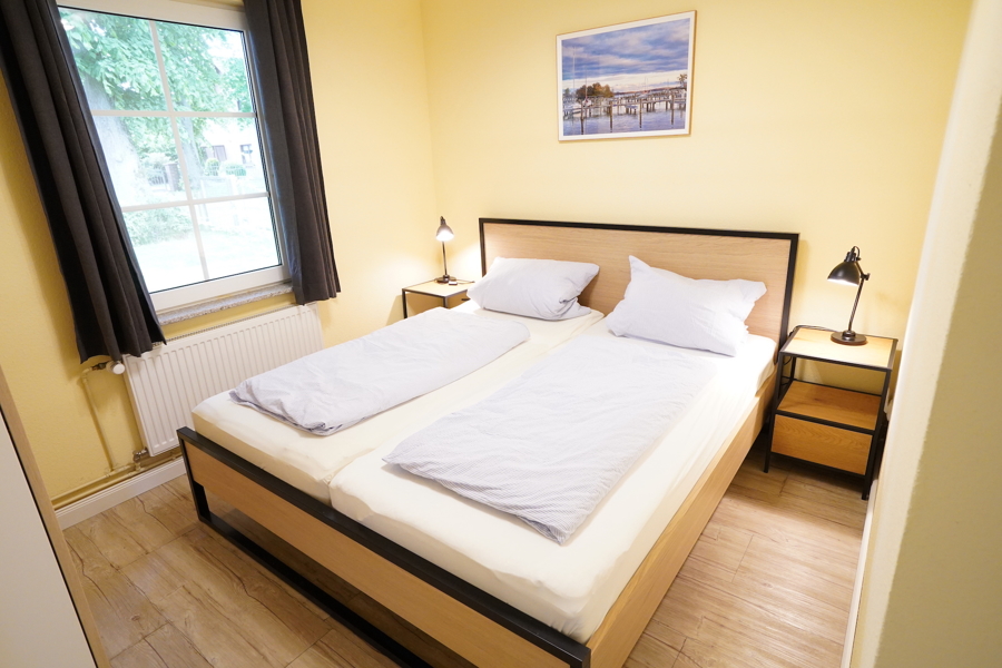 großer Bungalow - Schlafzimmer 1
