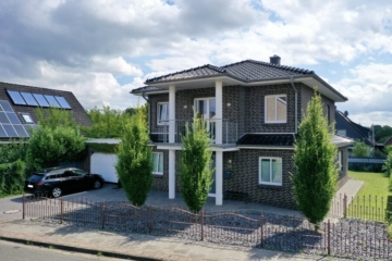 Modernes Einfamilienhaus mit zwei Vollgeschossen und Garage in Scheeßel, 27383 Scheeßel, Einfamilienhaus