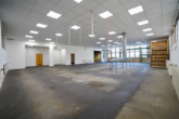 großzügige Hallenfläche - Vielseitige Gewerbefläche mit Büro und zusätzlicher Halle (ca. 425 m²)