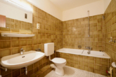 Badezimmer mit Waschmaschienanschluss - Helle 1-Zimmer-Wohnung mit Fahrstuhl und Stellplatz in Rotenburg