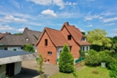 Hausansicht - Einfamilienhaus mit großzügigem Garten in ruhiger Lage