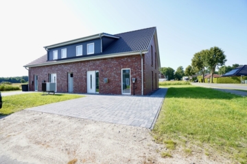 Moderne Doppelhaushälfte (Erstbezug) – Familienfreundlich & energieeffizient, 27389 Helvesiek, Doppelhaushälfte
