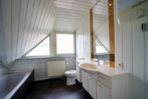 Badezimmer mit Waschmaschinenanschluss