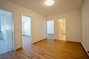 Zentrale 2-Zimmer-Wohnung mit ca. 68 m² und neuem Designervinyl-Bodenbelag, 27383 Scheeßel, Etagenwohnung