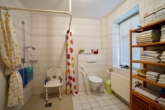 Duschbad - Gemütliche 2-Zimmer-Erdgeschosswohnung mit zwei Terrassen in zentrumsnaher Lage