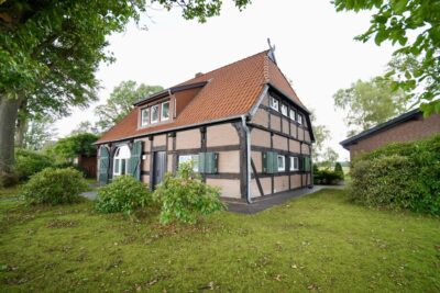 Großzügiges Niedersachsenhaus mit besonderem Charme und herrlichem Weitblick in naturnaher Lage, 27383 Scheeßel / Wohlsdorf, Einfamilienhaus