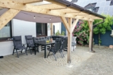 überdachte Terrasse - Einfamilienhaus mit großem Garten und Garage in ruhiger Lage