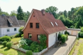 Hausansicht - Einfamilienhaus mit großzügigem Garten in ruhiger Lage
