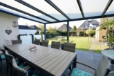 überdachte Terrasse - Charmantes Einfamilienhaus mit überdachter Terrasse und Garage