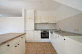 Einbauküche - Attraktive 3-Zimmer-Dachgeschosswohnung mit Balkon und Stellplatz
