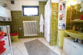 Scheeßel: Wohnhaus in ruhiger Lage mit liebevoll angelegtem Garten - Duschbad im Erdgeschoss mit Platz für die Waschmaschine