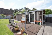 Sonnenterrasse am Poolhaus