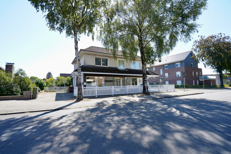 Straßenansicht