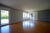 Wohnzimmer mit Zugang zur Terrasse - rechte Doppelhaushälfte