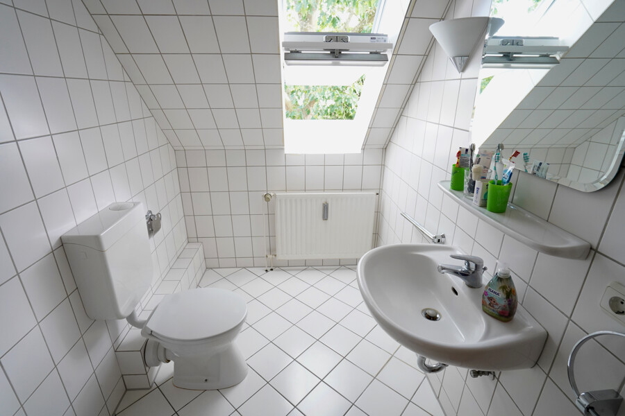 Gäste-WC mit Waschmaschinenanschluss