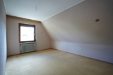 Schlafzimmer - Einfamilienhaus mit Garage, Vollkeller und großem Garten in ruhiger Lage!