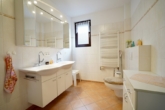 modernisiertes Duschbad - Großzügiges Wohnen auf dem Land – Hofstelle mit viel Charme und Potenzial