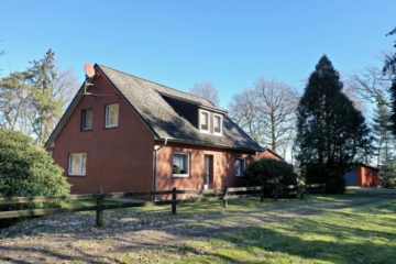 Einfamilienhaus mit Scheune auf beeindruckendem 149.410 m² Grundstück, 27356 Rotenburg (Wümme) / Borchel, Einfamilienhaus