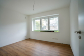 Schlafzimmer - Erstbezug nach Sanierung: Stillvolle 3-Zimmer-Erdgeschosswohnung