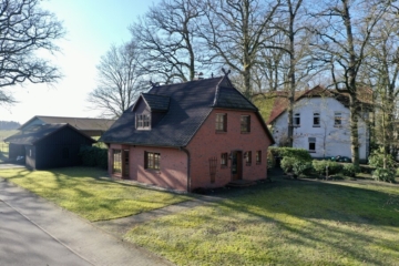 Einfamilienhaus mit großem Grundstück und großzügiger Scheune in Hesedorf, 27404 Gyhum / Hesedorf, Einfamilienhaus