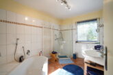 Charmantes Einfamilienhaus mit Carport - Voll ausgestattetes Badezimmer