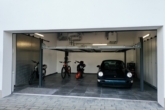 Garage mit Doppelparker „Duplex“ (Hebebühne) - Designvilla mit möglicher Einliegerwohnung, moderner Technik und top Ausstattung